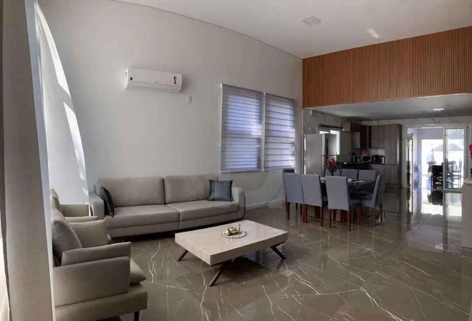 Casa com 2 quartos à venda, 420m2 em Novo Hamburgo - RS - imagem 4 Foto 4 de Casa com 2 quartos à venda, 420m2 em Novo Hamburgo - RS