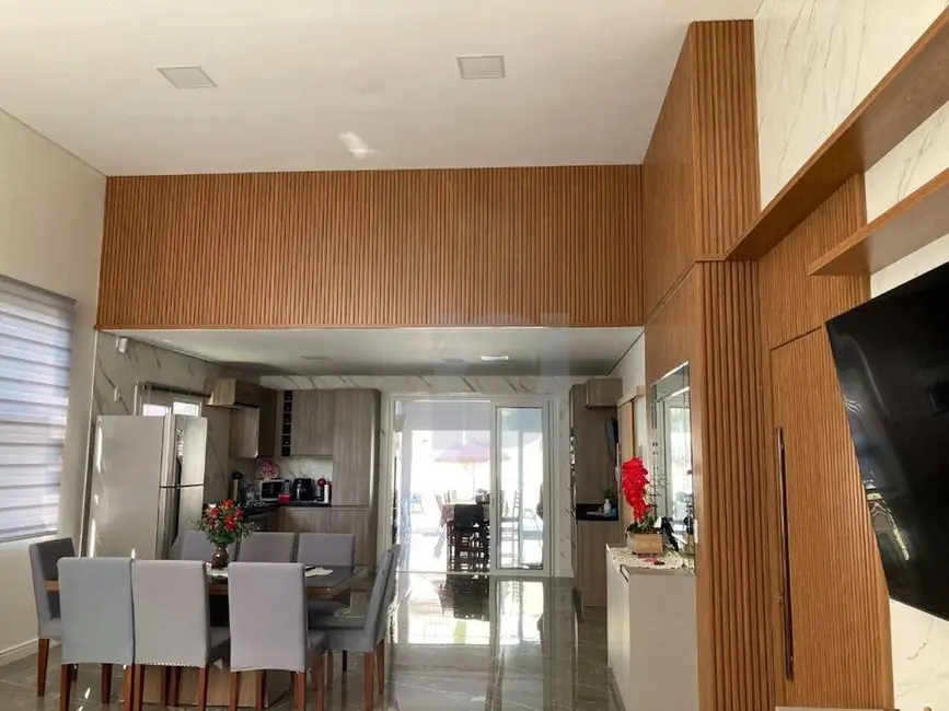 Casa com 2 quartos à venda, 420m2 em Novo Hamburgo - RS - imagem 5 Foto 5 de Casa com 2 quartos à venda, 420m2 em Novo Hamburgo - RS