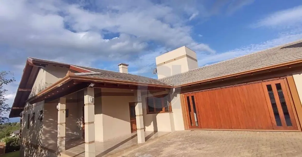 Foto 1 de Casa com 4 quartos à venda, 900m2 em Lomba Grande, Novo Hamburgo - RS