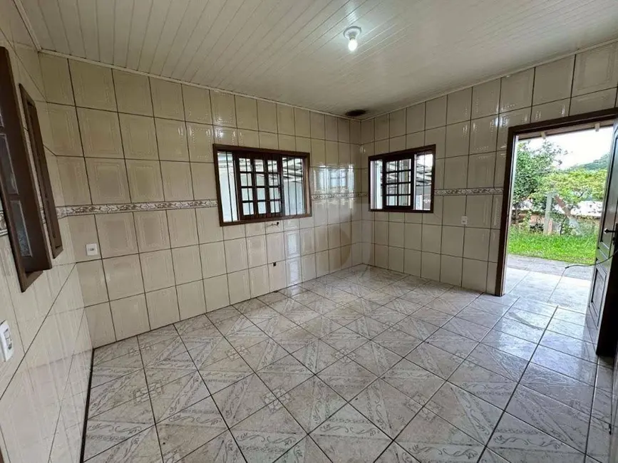 Casa com 3 quartos à venda, 394m2 em Centro, Portao - RS - imagem 3 Foto 3 de Casa com 3 quartos à venda, 394m2 em Centro, Portao - RS