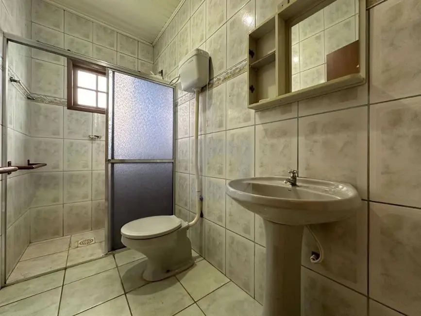 Casa com 3 quartos à venda, 394m2 em Centro, Portao - RS - imagem 5 Foto 5 de Casa com 3 quartos à venda, 394m2 em Centro, Portao - RS