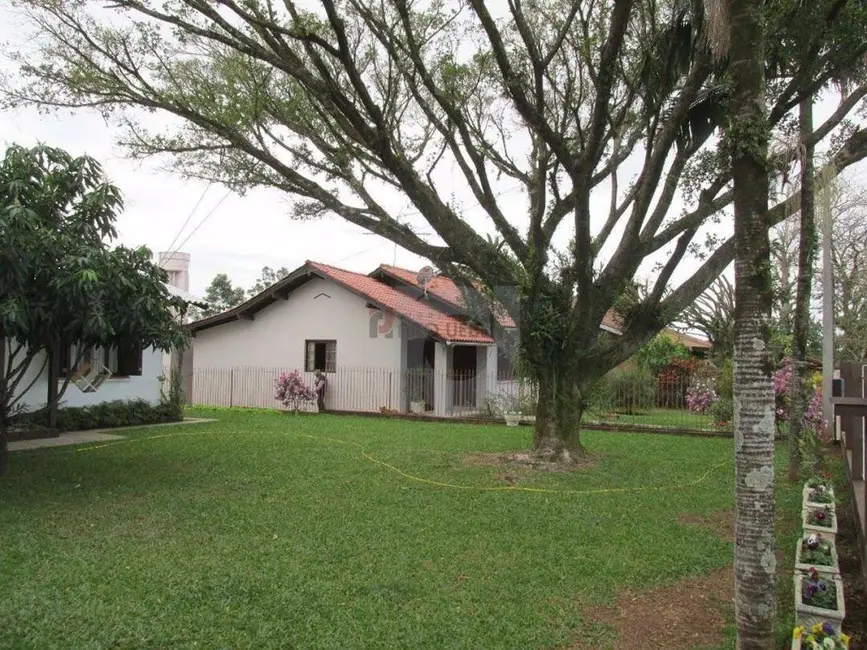Casa com 2 quartos à venda e para alugar, 612m2 em Centro, Portao - RS - imagem 6 Foto 6 de Casa com 2 quartos à venda e para alugar, 612m2 em Centro, Portao - RS
