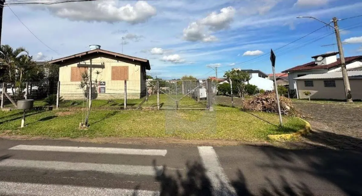 Casa com 3 quartos à venda, 384m2 em Centro, Portao - RS - imagem 2 Foto 2 de Casa com 3 quartos à venda, 384m2 em Centro, Portao - RS