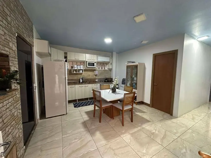 Casa com 3 quartos à venda, 360m2 em Portao - RS - imagem 5 Foto 5 de Casa com 3 quartos à venda, 360m2 em Portao - RS