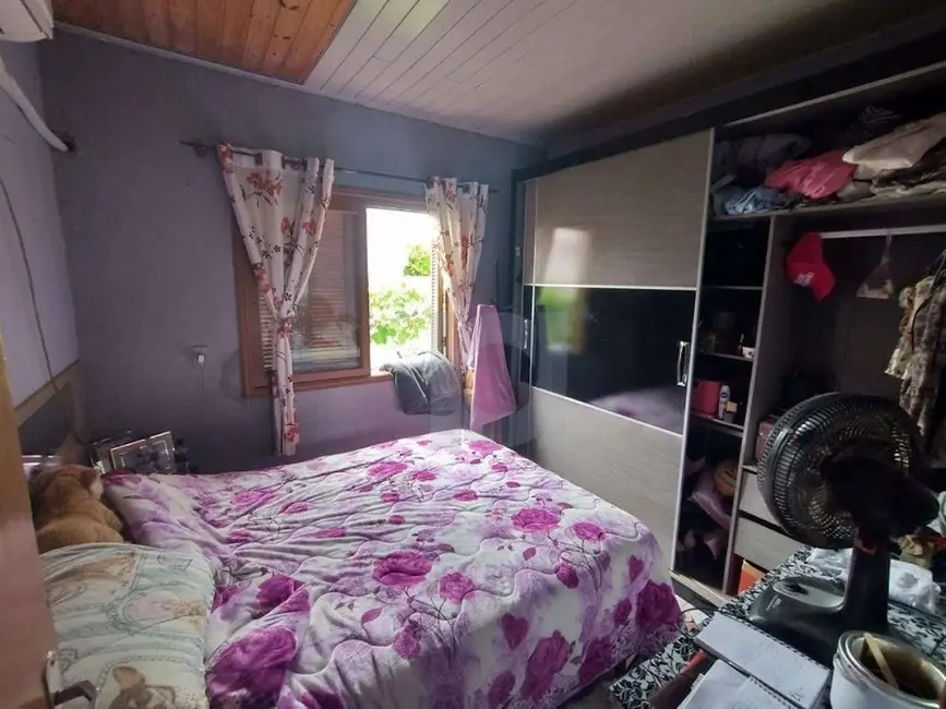 Casa com 3 quartos à venda, 300m2 em Centro, Portao - RS - imagem 8 Foto 8 de Casa com 3 quartos à venda, 300m2 em Centro, Portao - RS