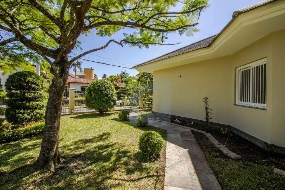 Casa com 3 quartos à venda, 800m2 em São José, Sao Leopoldo - RS - imagem 6 Foto 6 de Casa com 3 quartos à venda, 800m2 em São José, Sao Leopoldo - RS