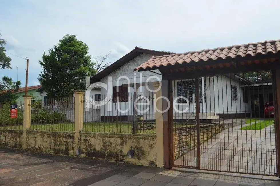 Casa com 3 quartos à venda, 175m2 em Centro, Portao - RS - imagem 3 Foto 3 de Casa com 3 quartos à venda, 175m2 em Centro, Portao - RS