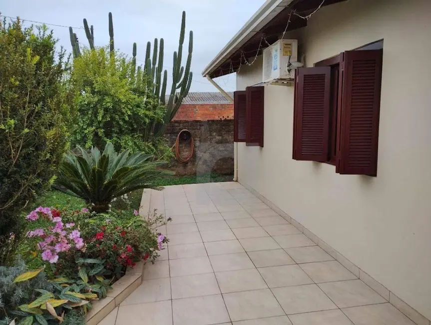 Foto 2 de Casa com 3 quartos à venda, 360m2 em Portao - RS