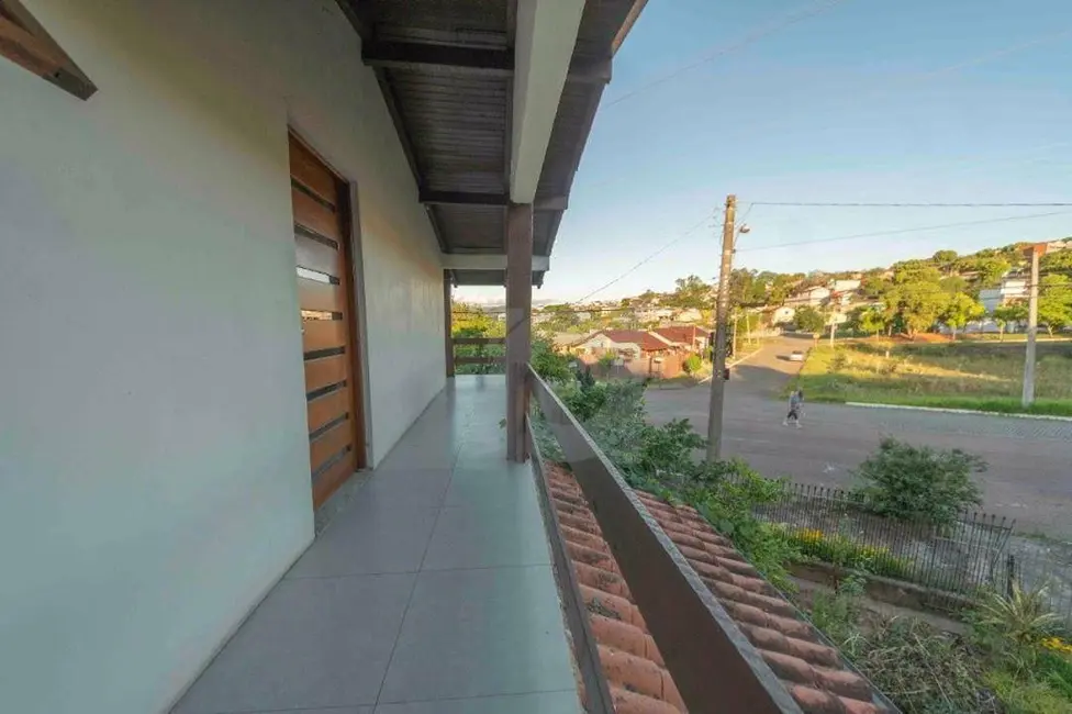 Foto 3 de Casa com 4 quartos à venda, 229m2 em Petrópolis, Novo Hamburgo - RS