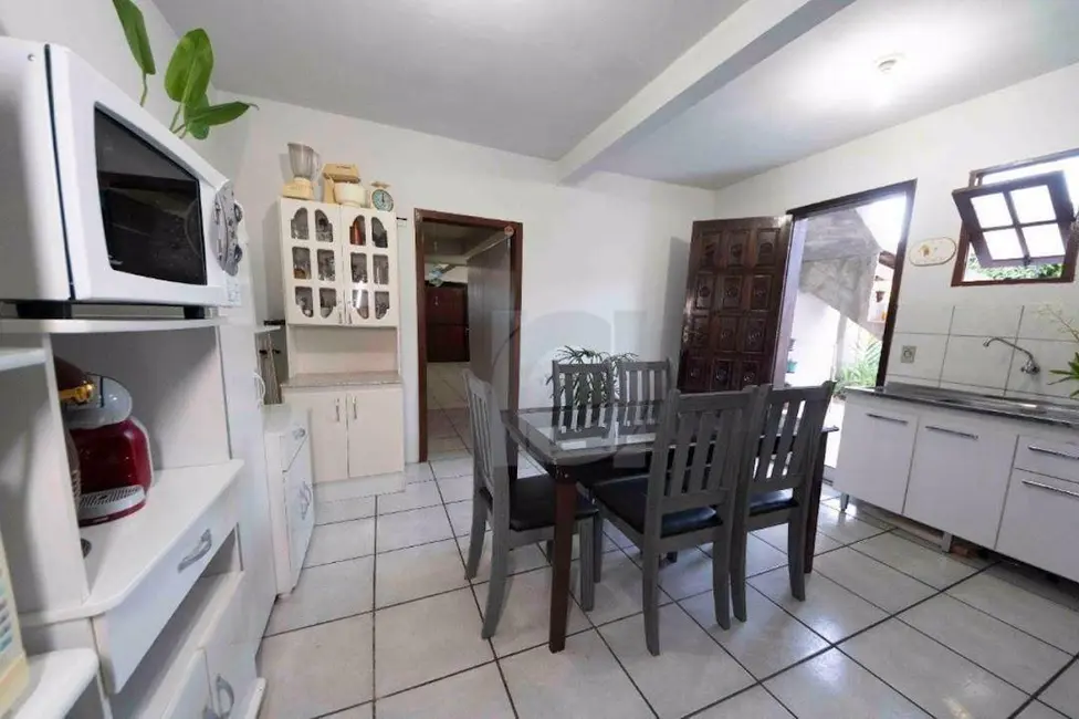 Foto 2 de Casa com 4 quartos à venda, 229m2 em Petrópolis, Novo Hamburgo - RS