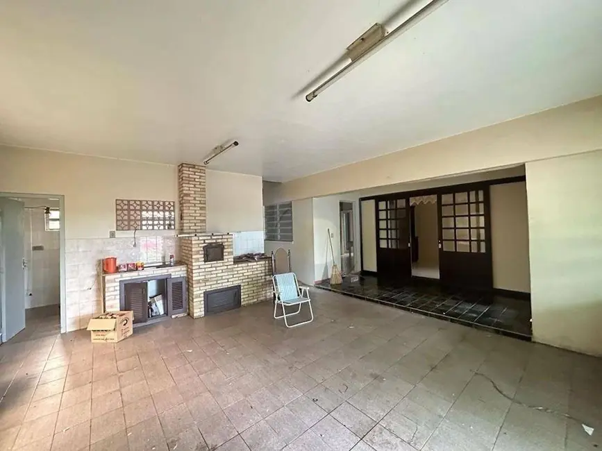 Casa com 3 quartos à venda, 250m2 em Centro, Portao - RS - imagem 6 Foto 6 de Casa com 3 quartos à venda, 250m2 em Centro, Portao - RS