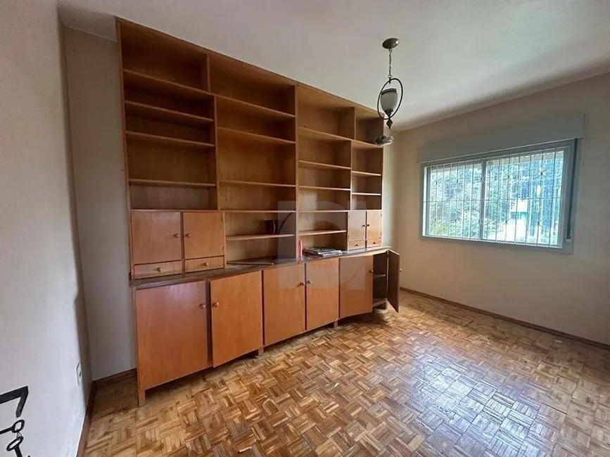 Casa com 3 quartos à venda, 250m2 em Centro, Portao - RS - imagem 9 Foto 9 de Casa com 3 quartos à venda, 250m2 em Centro, Portao - RS