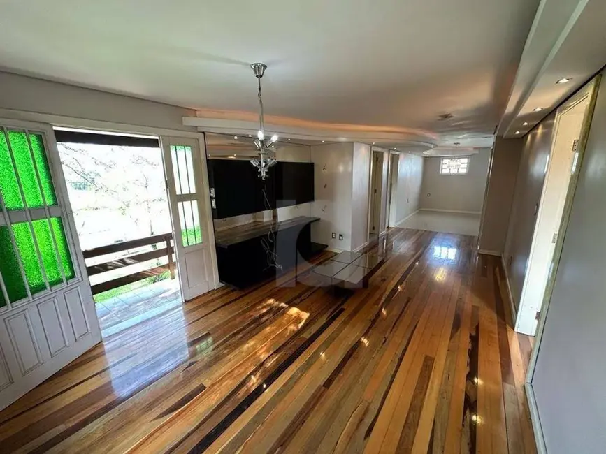 Casa com 5 quartos à venda, 271m2 em Centro, Portao - RS - imagem 5 Foto 5 de Casa com 5 quartos à venda, 271m2 em Centro, Portao - RS