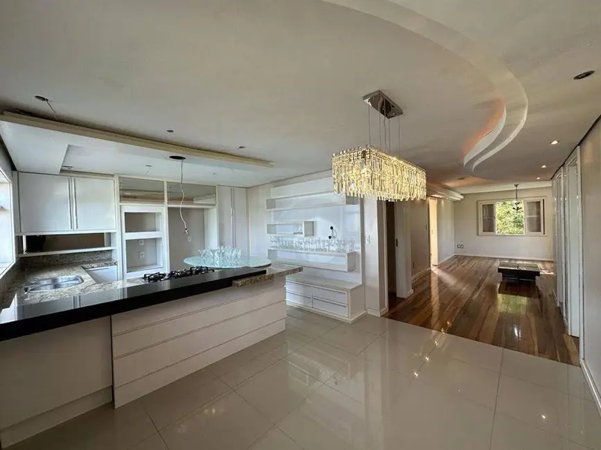Casa com 5 quartos à venda, 271m2 em Centro, Portao - RS - imagem 8 Foto 8 de Casa com 5 quartos à venda, 271m2 em Centro, Portao - RS