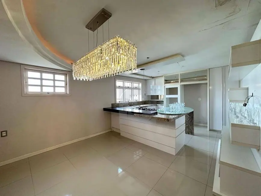 Casa com 5 quartos à venda, 271m2 em Centro, Portao - RS - imagem 7 Foto 7 de Casa com 5 quartos à venda, 271m2 em Centro, Portao - RS