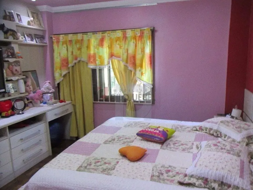 Casa com 4 quartos à venda, 720m2 em Centro, Portao - RS - imagem 5 Foto 5 de Casa com 4 quartos à venda, 720m2 em Centro, Portao - RS