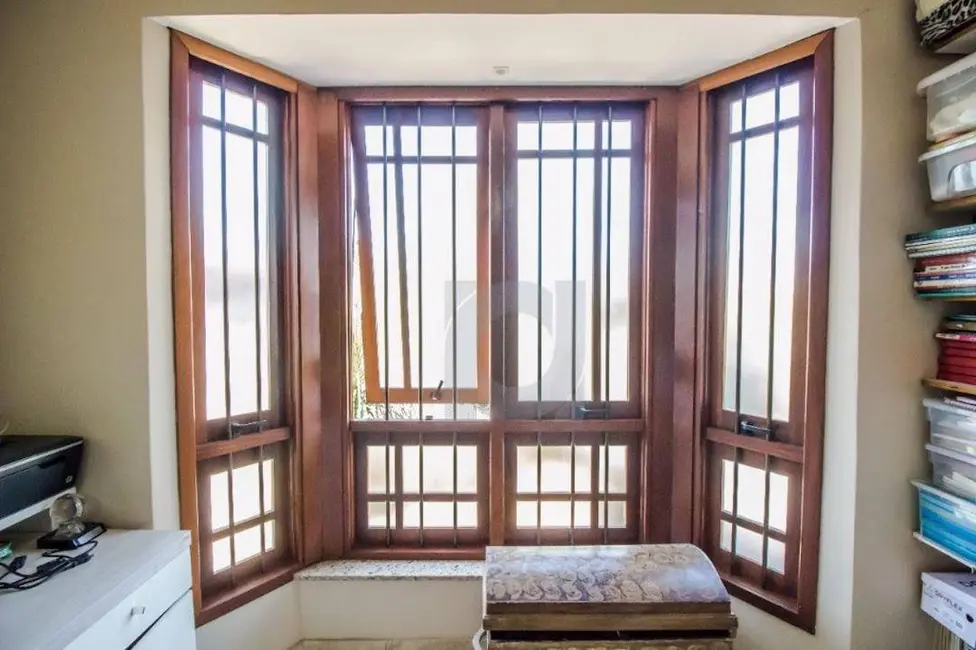 Casa com 3 quartos à venda, 220m2 em Centro, Portao - RS - imagem 8 Foto 8 de Casa com 3 quartos à venda, 220m2 em Centro, Portao - RS