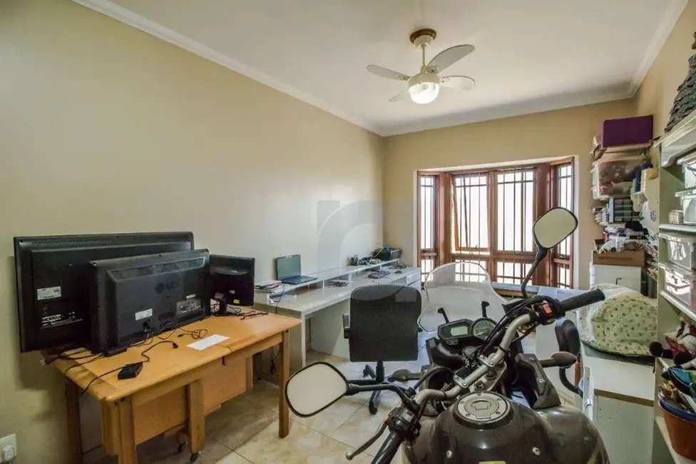 Casa com 3 quartos à venda, 220m2 em Centro, Portao - RS - imagem 7 Foto 7 de Casa com 3 quartos à venda, 220m2 em Centro, Portao - RS