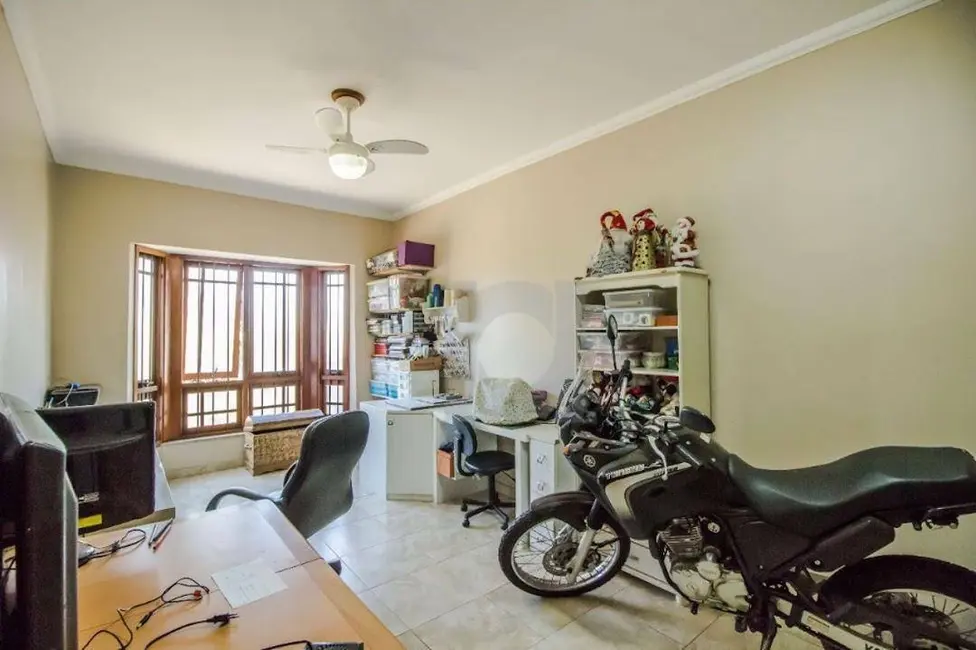Casa com 3 quartos à venda, 220m2 em Centro, Portao - RS - imagem 6 Foto 6 de Casa com 3 quartos à venda, 220m2 em Centro, Portao - RS