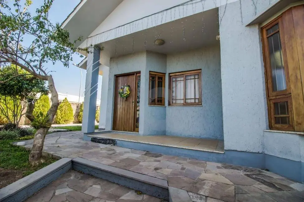 Casa com 3 quartos à venda, 220m2 em Centro, Portao - RS - imagem 1 Foto 1 de Casa com 3 quartos à venda, 220m2 em Centro, Portao - RS