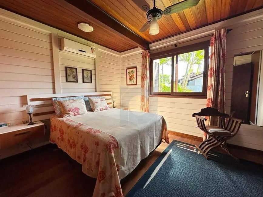 Foto 8 de Casa com 3 quartos à venda, 810m2 em Portao - RS