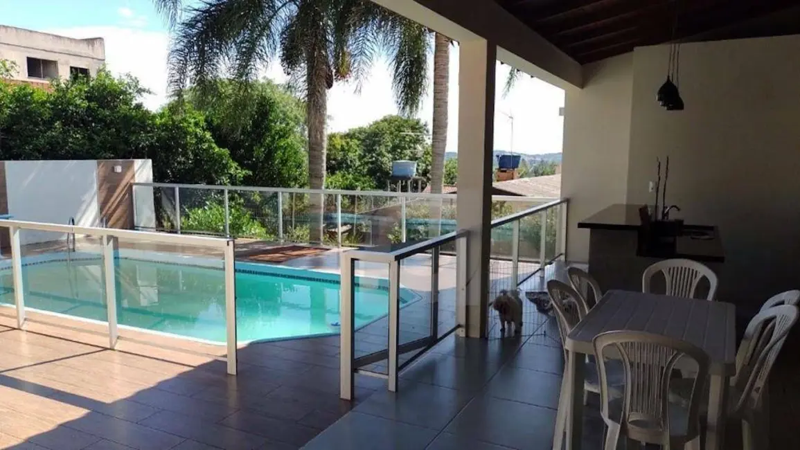 Foto 4 de Casa com 3 quartos à venda, 585m2 em Lomba Grande, Novo Hamburgo - RS