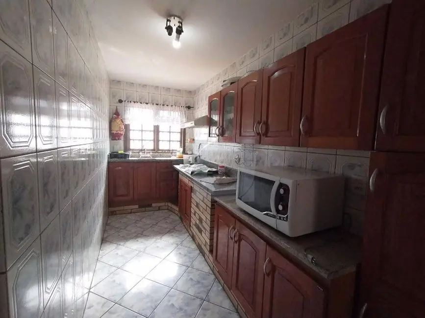 Casa com 3 quartos à venda, 360m2 em Centro, Portao - RS - imagem 6 Foto 6 de Casa com 3 quartos à venda, 360m2 em Centro, Portao - RS