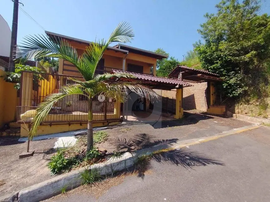 Foto 1 de Casa com 3 quartos à venda, 360m2 em Centro, Portao - RS