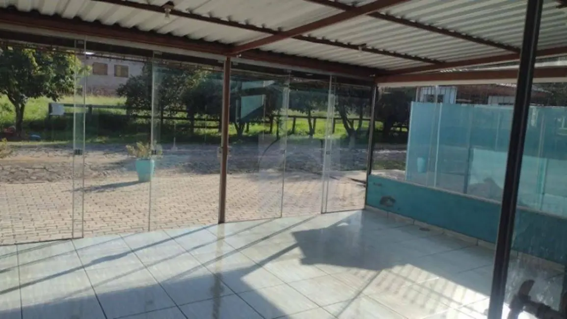 Foto 2 de Casa com 2 quartos à venda, 360m2 em Portao - RS