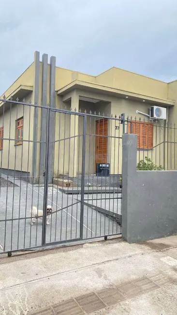 Casa com 3 quartos à venda, 240m2 em Colonial, Sapucaia Do Sul - RS - imagem 3 Foto 3 de Casa com 3 quartos à venda, 240m2 em Colonial, Sapucaia Do Sul - RS
