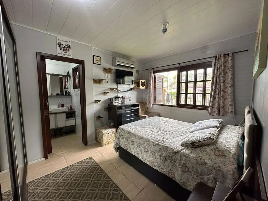 Casa com 3 quartos à venda, 360m2 em Portao - RS - imagem 8 Foto 8 de Casa com 3 quartos à venda, 360m2 em Portao - RS