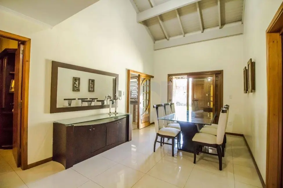 Casa com 3 quartos à venda, 978m2 em Centro, Portao - RS - imagem 8 Foto 8 de Casa com 3 quartos à venda, 978m2 em Centro, Portao - RS