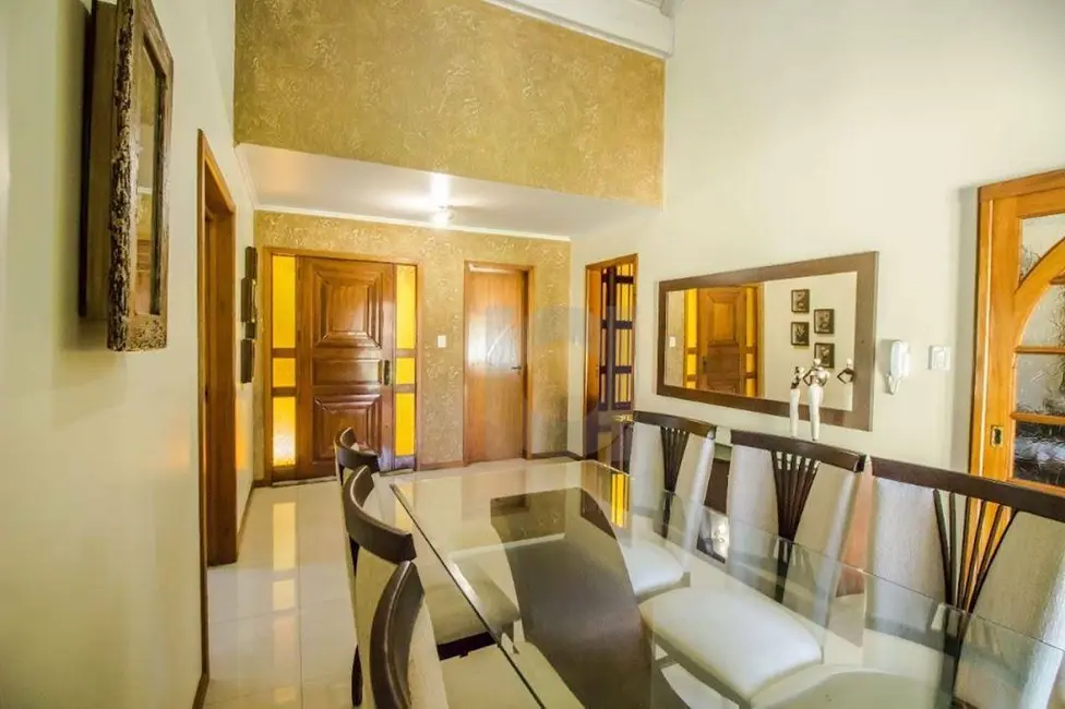 Casa com 3 quartos à venda, 978m2 em Centro, Portao - RS - imagem 5 Foto 5 de Casa com 3 quartos à venda, 978m2 em Centro, Portao - RS