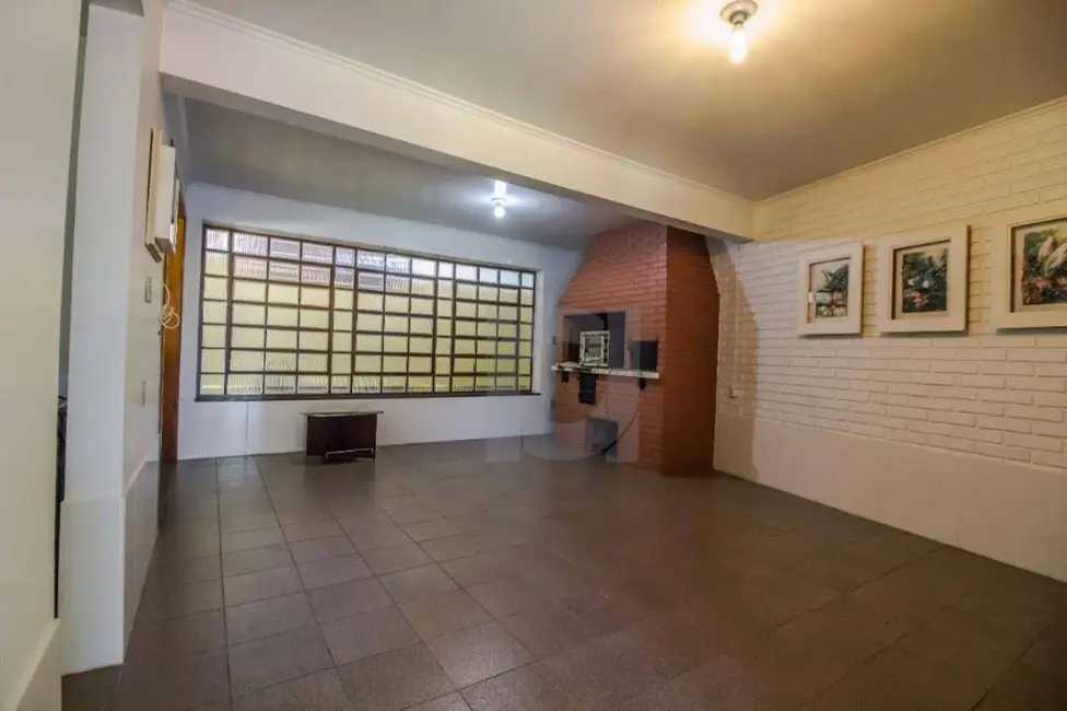 Casa com 3 quartos à venda, 978m2 em Centro, Portao - RS - imagem 6 Foto 6 de Casa com 3 quartos à venda, 978m2 em Centro, Portao - RS