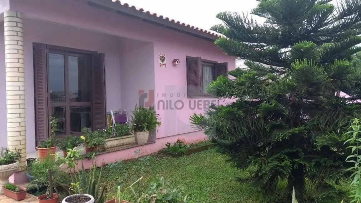 Casa com 3 quartos à venda, 138m2 em Centro, Portao - RS - imagem 4 Foto 4 de Casa com 3 quartos à venda, 138m2 em Centro, Portao - RS