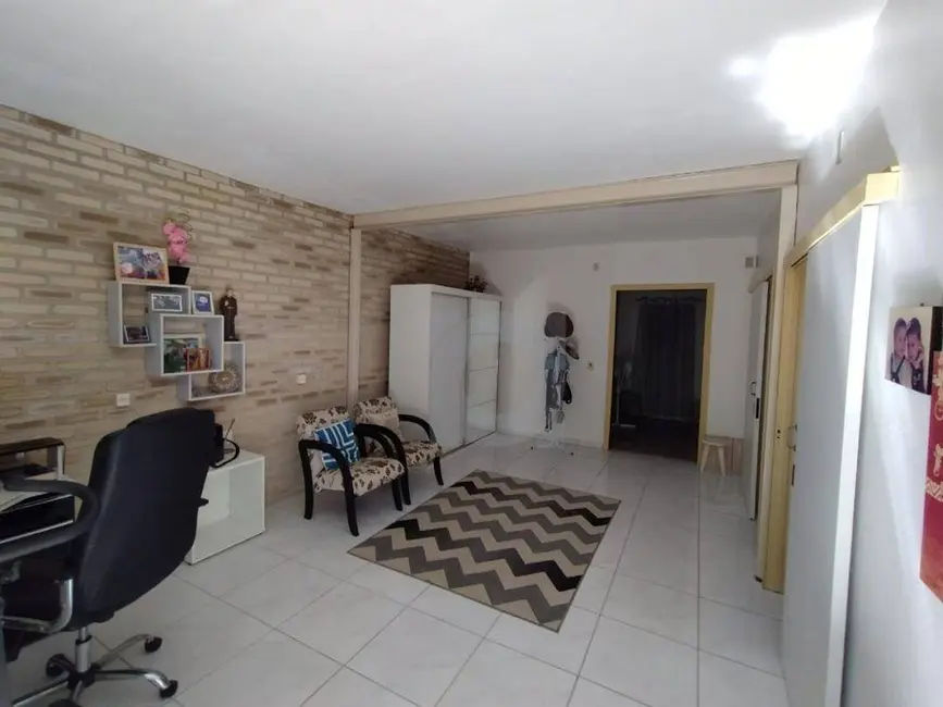 Casa com 2 quartos à venda, 400m2 em Portao - RS - imagem 8 Foto 8 de Casa com 2 quartos à venda, 400m2 em Portao - RS