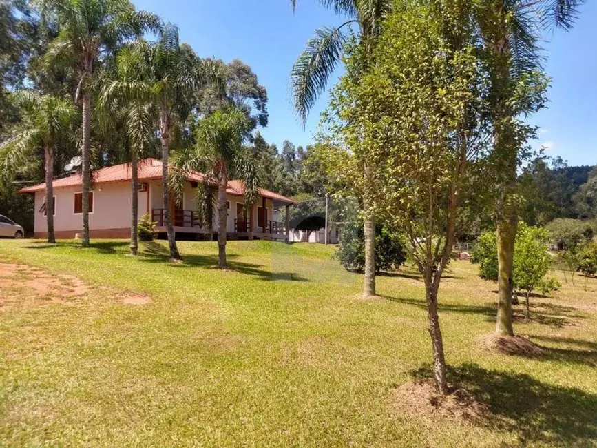 Casa com 3 quartos à venda, 2400m2 em Portao - RS - imagem 5 Foto 5 de Casa com 3 quartos à venda, 2400m2 em Portao - RS