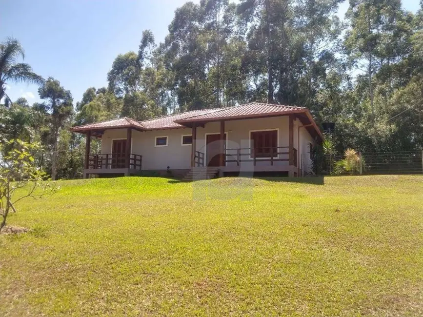 Casa com 3 quartos à venda, 2400m2 em Portao - RS - imagem 3 Foto 3 de Casa com 3 quartos à venda, 2400m2 em Portao - RS