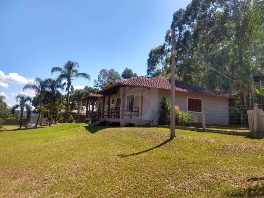 Casa com 3 quartos à venda, 2400m2 em Portao - RS - imagem 4 Foto 4 de Casa com 3 quartos à venda, 2400m2 em Portao - RS