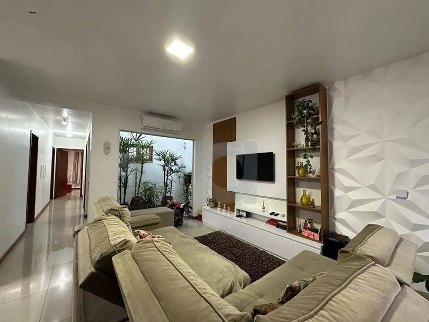 Casa com 3 quartos à venda, 300m2 em Portao - RS - imagem 3 Foto 3 de Casa com 3 quartos à venda, 300m2 em Portao - RS