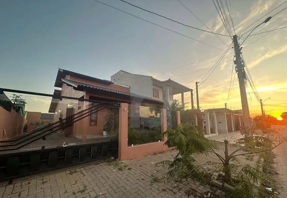 Casa com 3 quartos à venda, 300m2 em Portao - RS - imagem 6 Foto 6 de Casa com 3 quartos à venda, 300m2 em Portao - RS