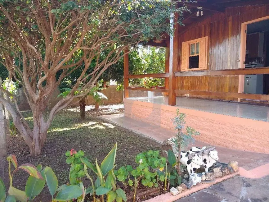 Casa com 4 quartos à venda, 450m2 em Centro, Portao - RS - imagem 7 Foto 7 de Casa com 4 quartos à venda, 450m2 em Centro, Portao - RS