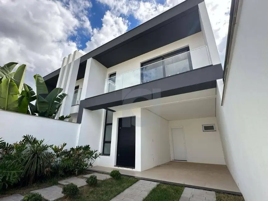 Foto 1 de Sobrado com 3 quartos à venda, 177m2 em Portao - RS