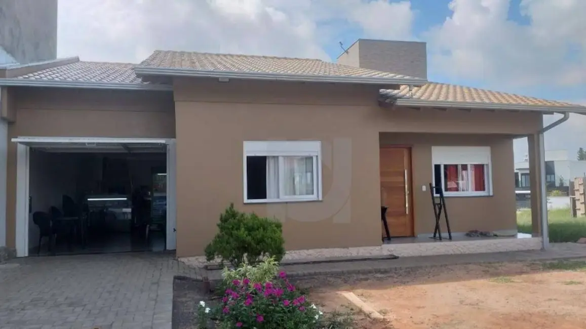 Casa com 3 quartos à venda, 300m2 em Portao - RS - imagem 1 Foto 1 de Casa com 3 quartos à venda, 300m2 em Portao - RS