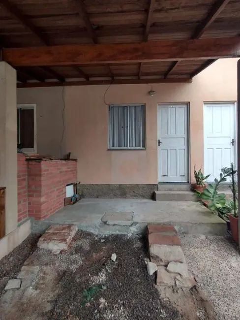 Casa com 2 quartos à venda, 50m2 em Centro, Portao - RS - imagem 2 Foto 2 de Casa com 2 quartos à venda, 50m2 em Centro, Portao - RS