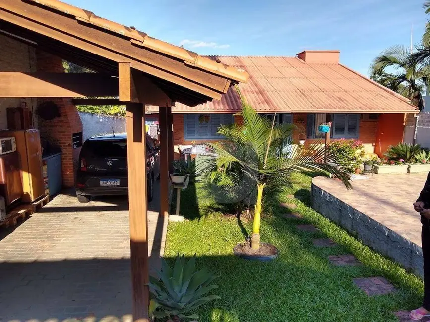Foto 1 de Casa com 3 quartos à venda, 435m2 em Novo Hamburgo - RS