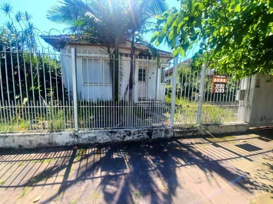 Foto 1 de Casa com 3 quartos para alugar, 150m2 em Centro, Sao Leopoldo - RS