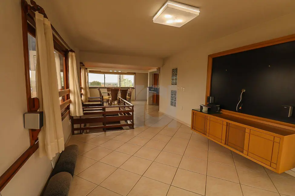 Foto 2 de Apartamento com 3 quartos à venda, 243m2 em Centro, Sao Leopoldo - RS