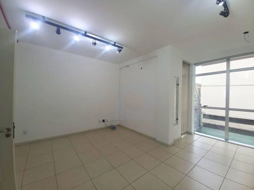 Sala Comercial à venda e para alugar, 64m2 em Centro, Sao Leopoldo - RS - imagem 5 Foto 5 de Sala Comercial à venda e para alugar, 64m2 em Centro, Sao Leopoldo - RS