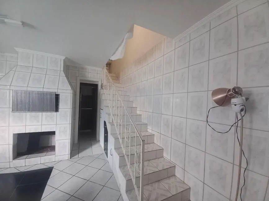 Foto 2 de Casa com 3 quartos para alugar, 180m2 em Centro, Sao Leopoldo - RS